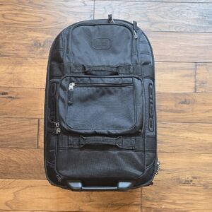 OGIO Charcoal Black Carry On Luggage